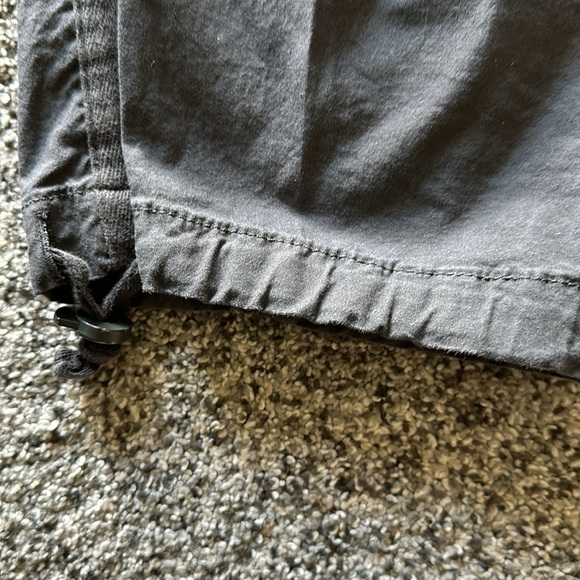 Social Standard by Sanctuary Women's Gray Cargo Capri Pants Size M - Picture 4 of 7